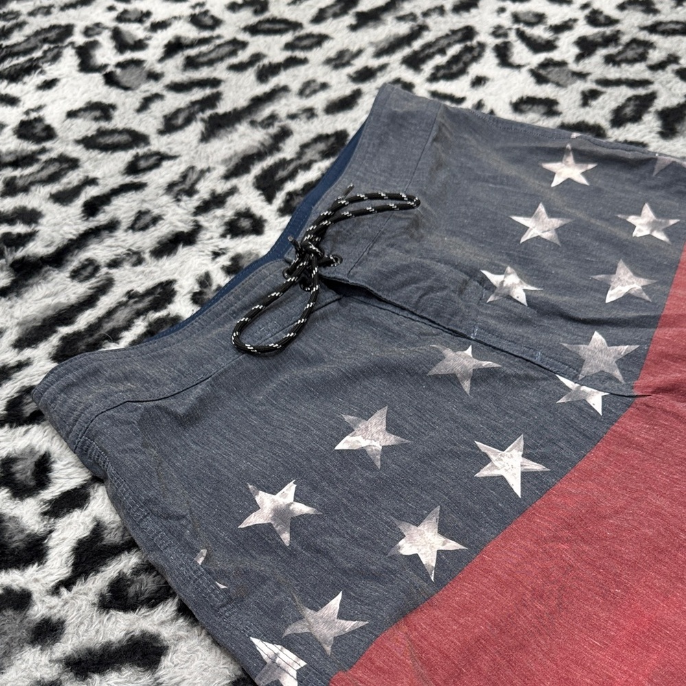 O'Neill Men's Patriotic Red and Navy Board Shorts - Picture 3 of 6